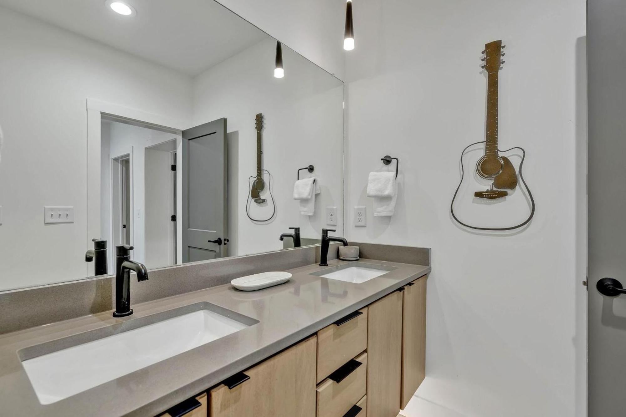 Euphony - Designer Furnishings - 5 Mins To Broadway Villa Nashville Exterior photo